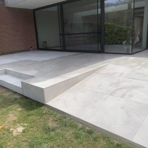 tuinterras-laten-vloeren-tegels-leggen-Zemst
